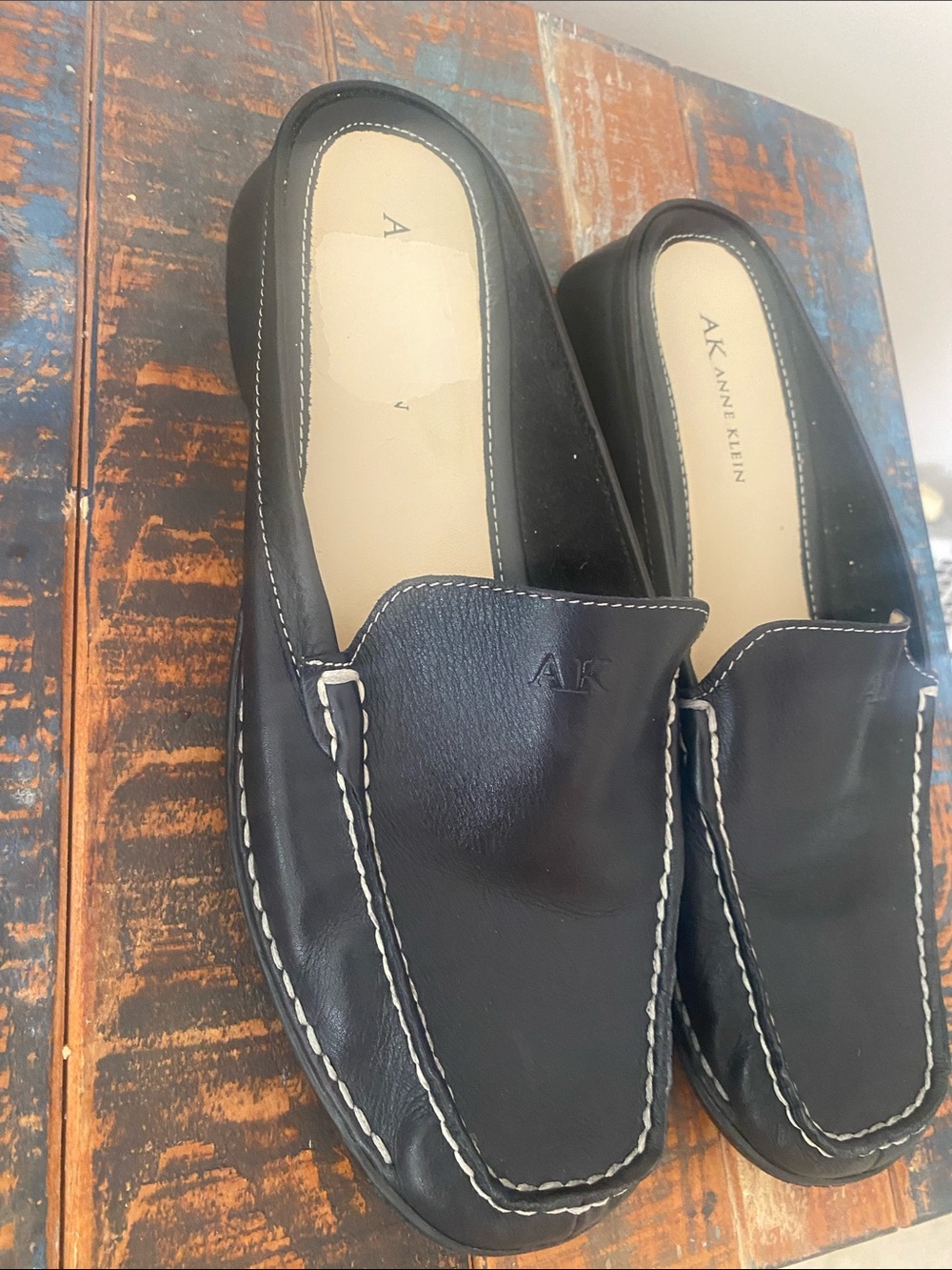 Anne Klein women Black Leather Slip-On Loafers